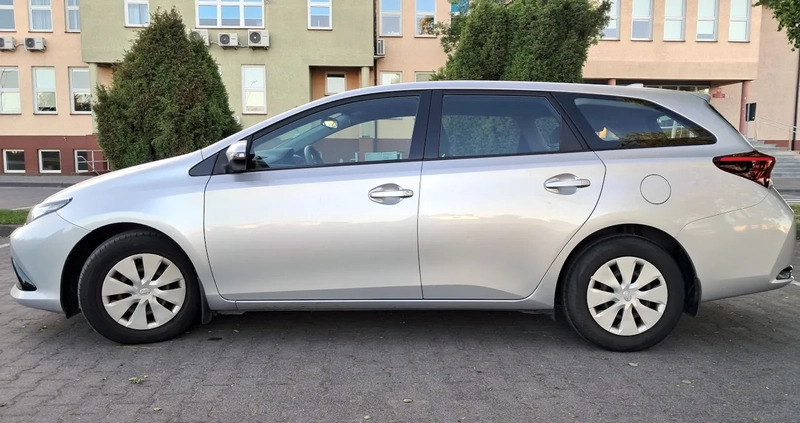 Toyota Auris cena 39900 przebieg: 236000, rok produkcji 2018 z Szczebrzeszyn małe 172